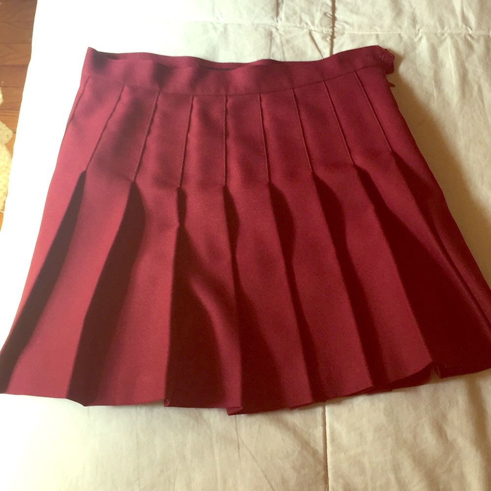 Maroon American Apparel pleated skirt